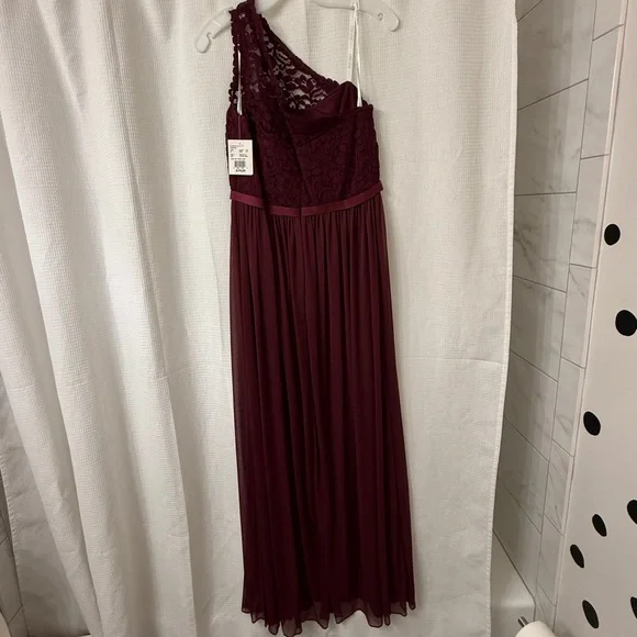 Formal Wine Lace Top One-Shoulder Gown Size 8 NWT BEAT THE FORMAL RUSH 👠🎩 - Picture 1 of 4